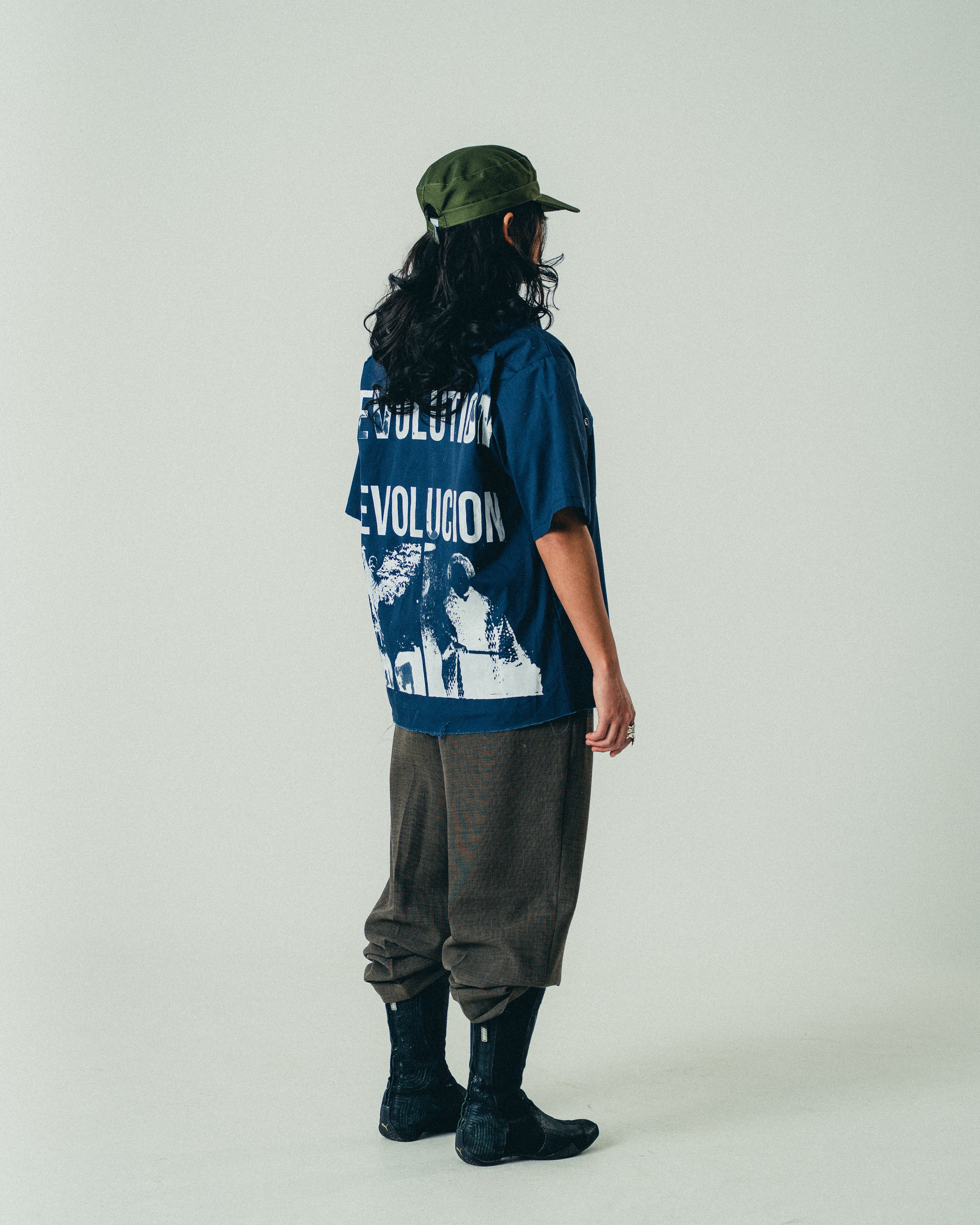 BB REVOLUTION BUTTON UP