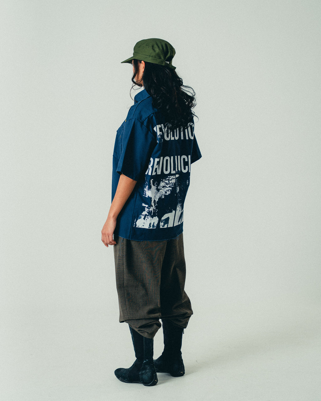 BB REVOLUTION BUTTON UP