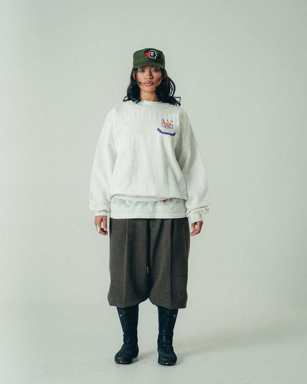 WHITE REVOLUTION CREWNECK