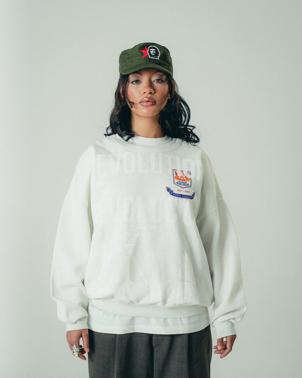 WHITE REVOLUTION CREWNECK