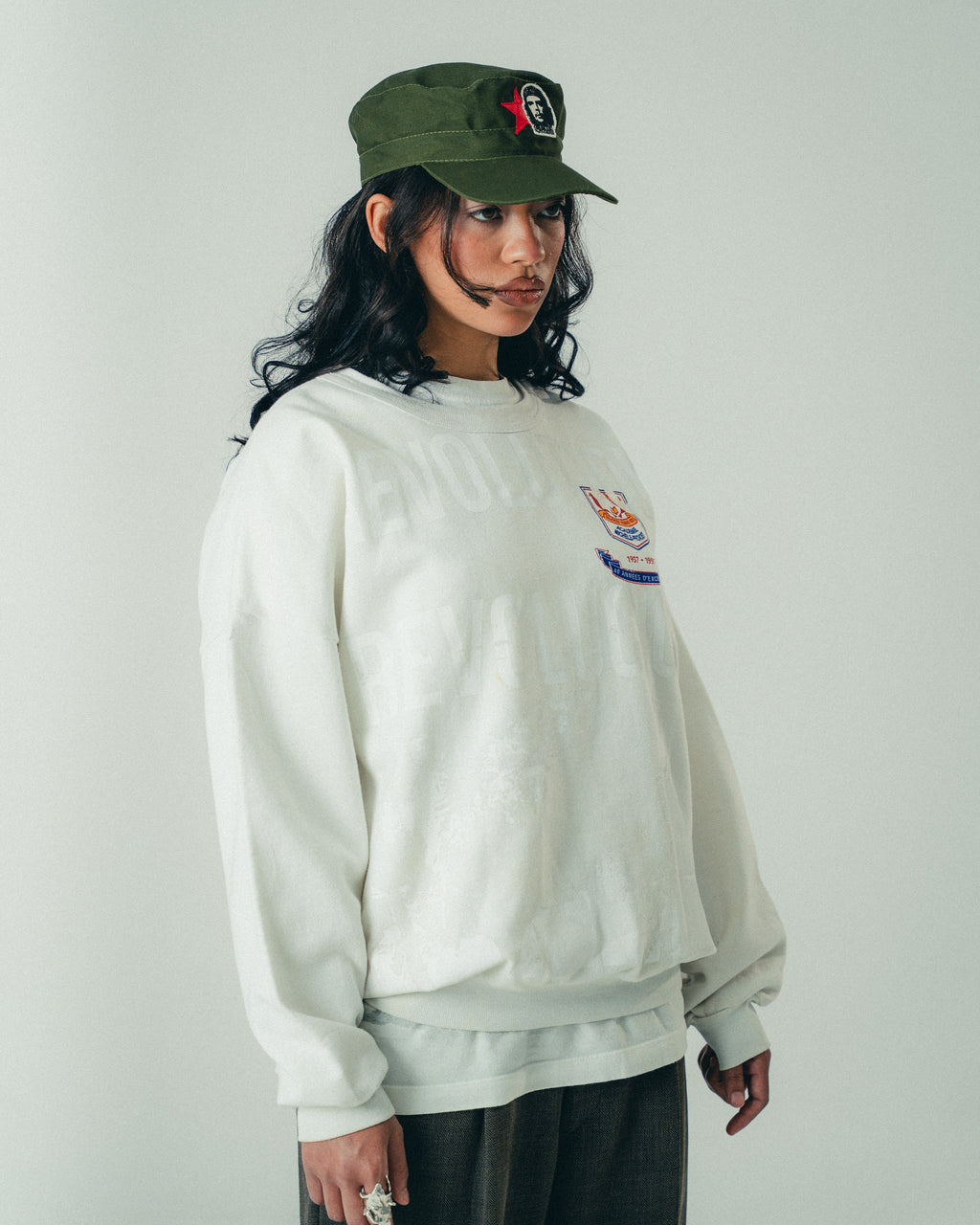 WHITE REVOLUTION CREWNECK